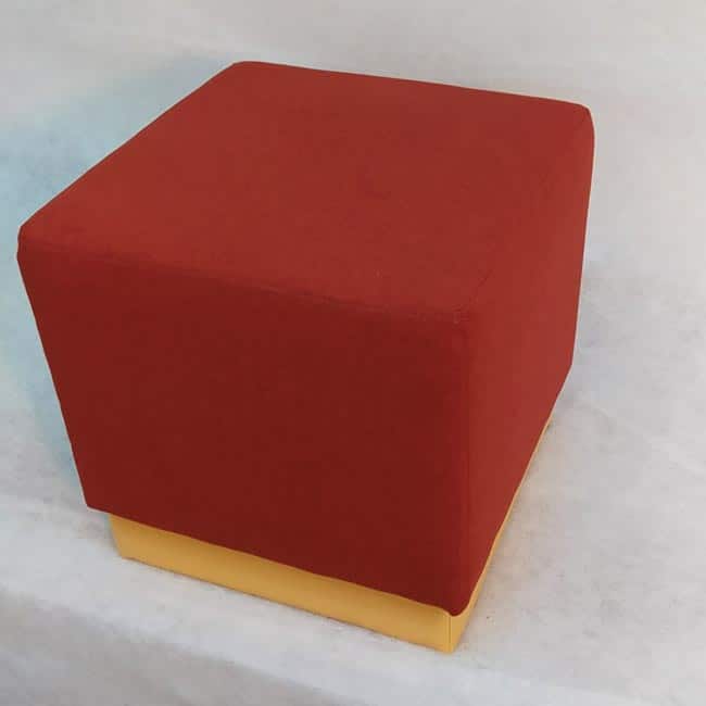 پاف مربع با پایه طلایی